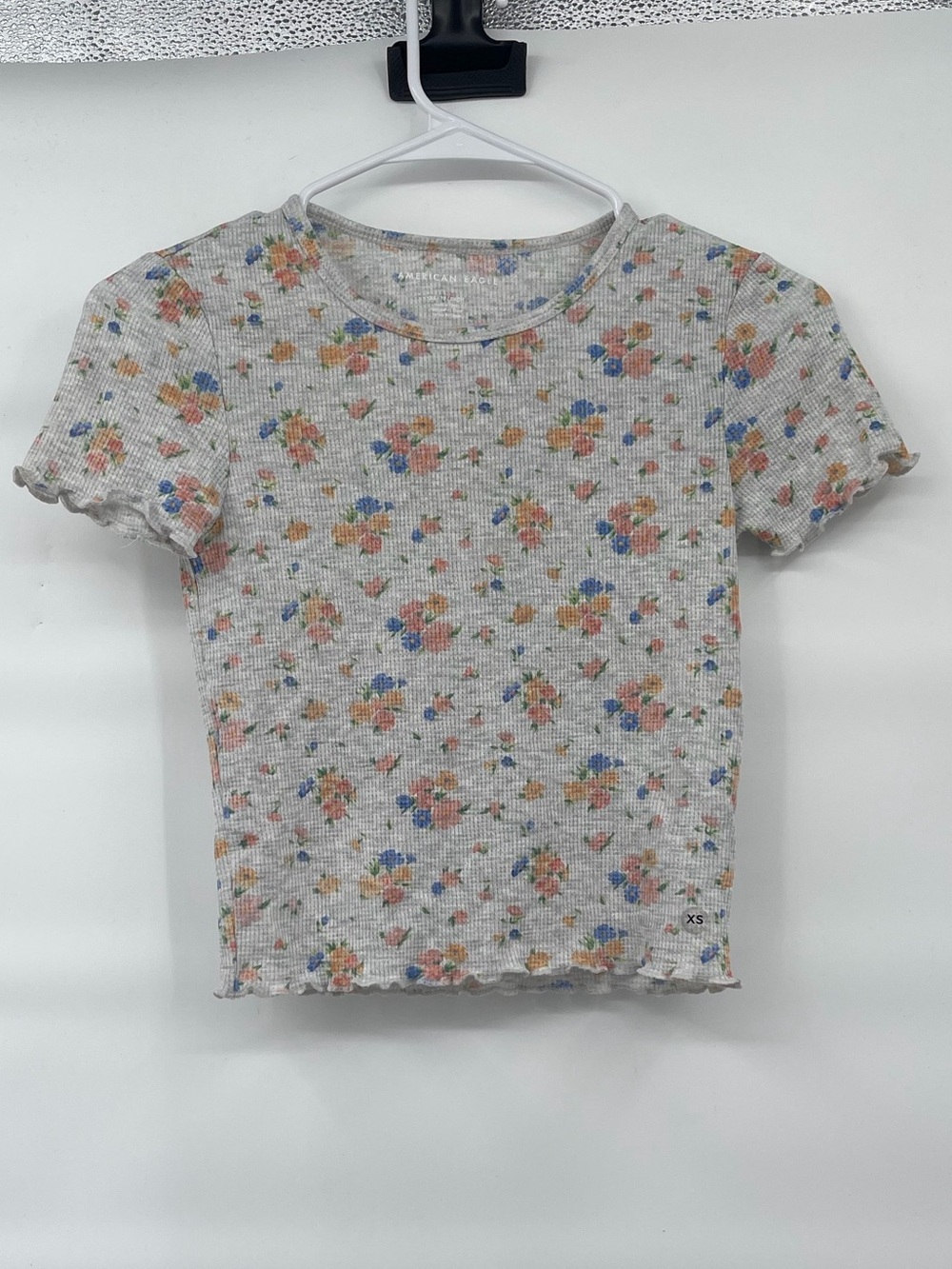 American Eagle nwot waffle knit floral lettuce hem crop top